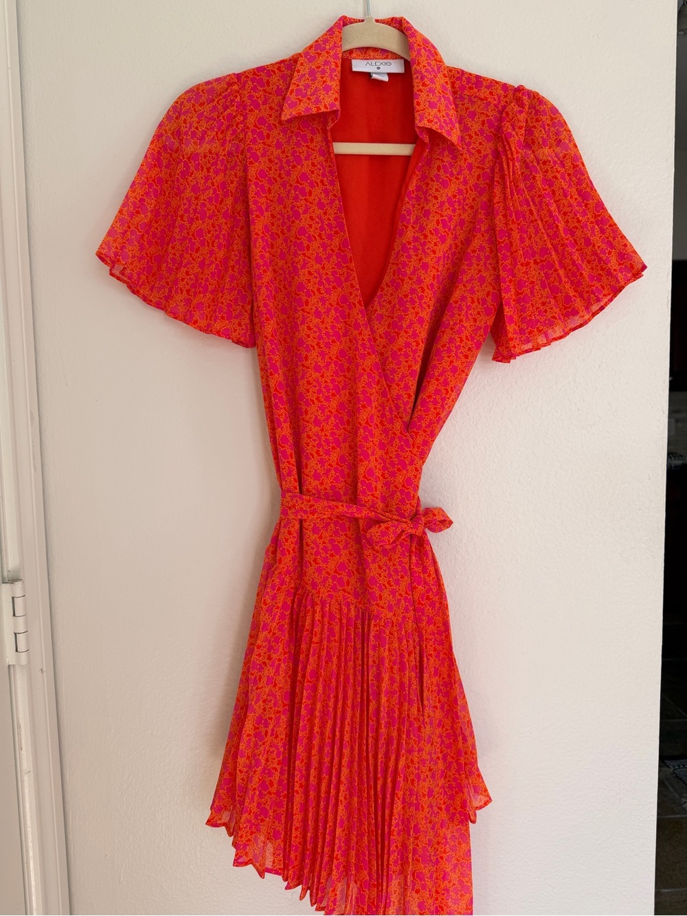 Alexis by Target Coral Pink Floral Wrap Dress, Size XS